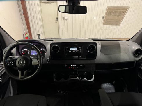 Used 2021 Mercedes-Benz Sprinter 2500 w/ Driver Convenience Package image 13