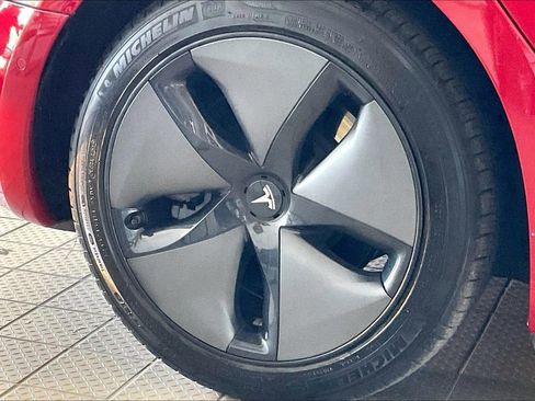 Used 2018 Tesla Model 3 Long Range RWD image 32