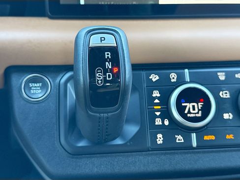 Used 2023 Land Rover Defender 90 X-Dynamic SE image 29