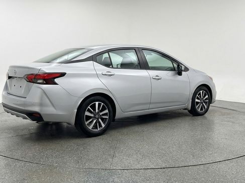 Used 2025 Nissan Versa SV image 9