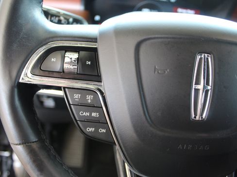 Used 2023 Lincoln Nautilus Reserve w/ Monochromatic Package image 37