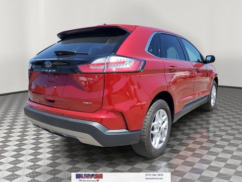 Used 2024 Ford Edge SEL w/ Convenience Package AWD/4WD image 4