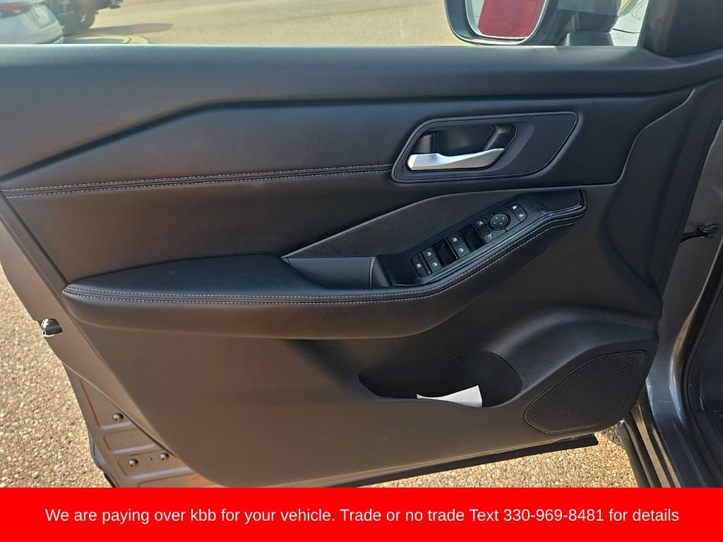 Used 2024 Nissan Rogue SV w/ SV Premium Package AWD/4WD image 11