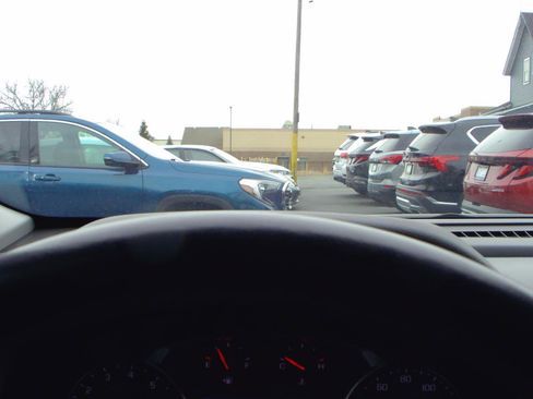 Used 2022 GMC Terrain SLT w/ Elevation Edition image 16