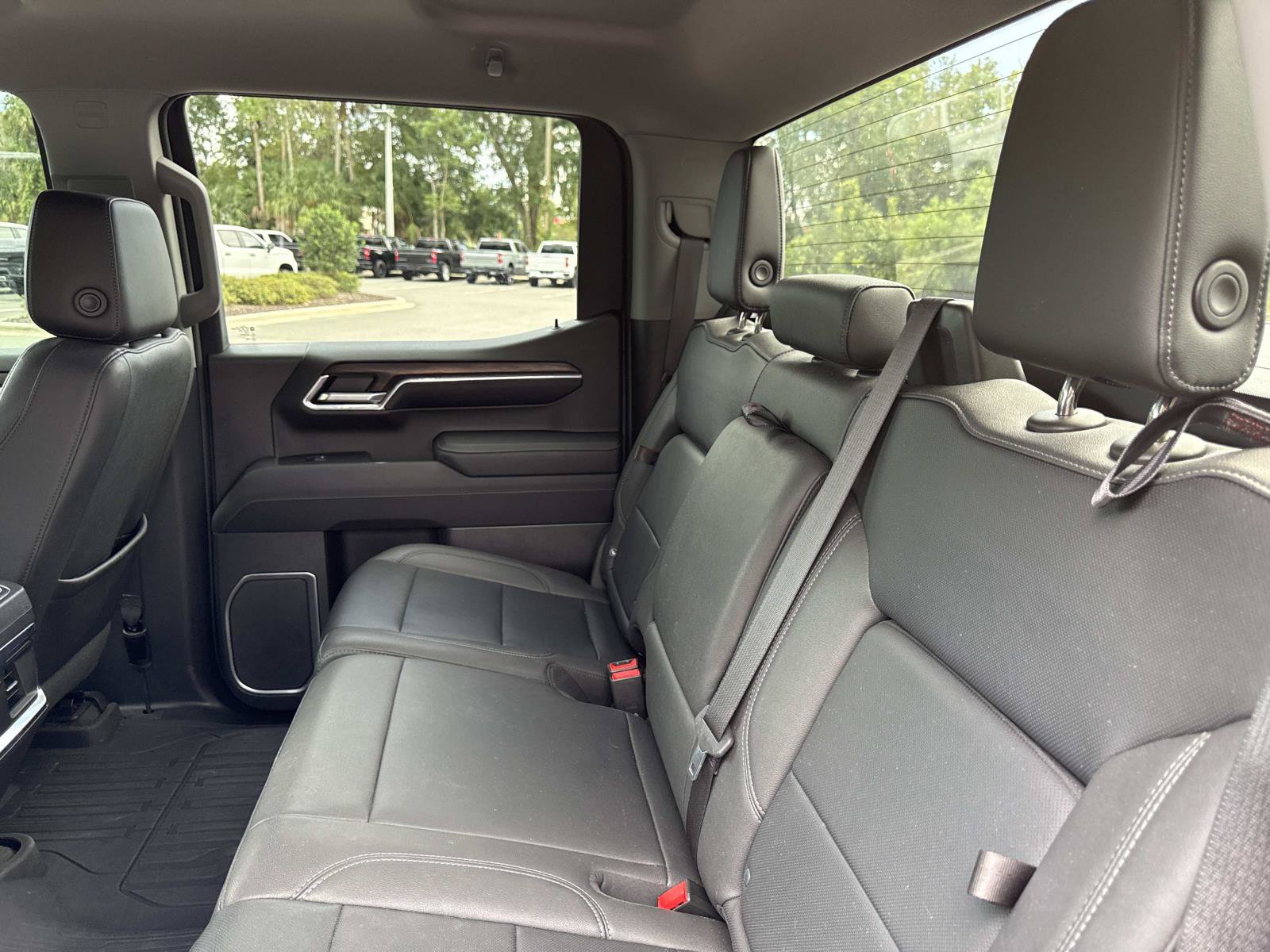 Used 2023 GMC Sierra 1500 SLT w/ SLT Premium Package AWD/4WD image 11
