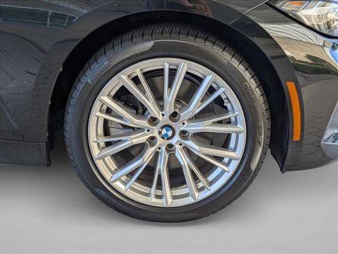 Used 2023 BMW 330i xDrive 330i xDrive w/ Driving Assistance Package image 21