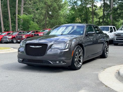 Used 2015 Chrysler 300 S RWD image 3