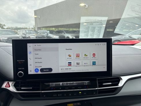 Used 2026 Toyota Sienna XLE FWD image 20