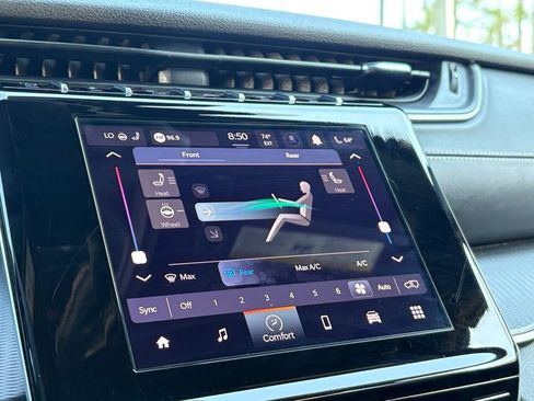 Used 2023 Jeep Grand Cherokee L Laredo image 29