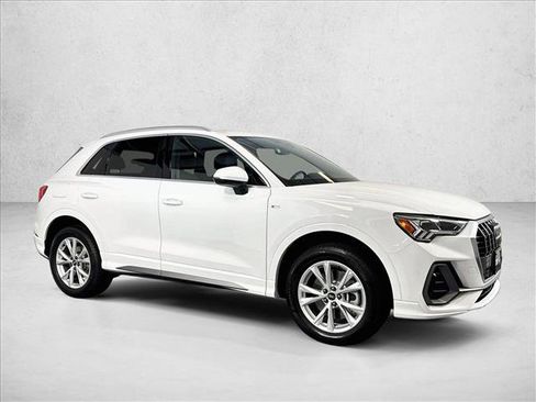 Used 2025 Audi Q3 2.0T Premium AWD/4WD image 7