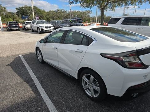 Used 2018 Chevrolet Volt LT image 18
