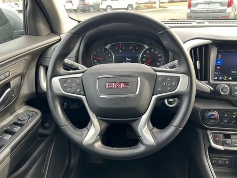 Used 2024 GMC Terrain SLT image 10