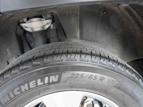 Certified 2025 Toyota RAV4 XLE image 31