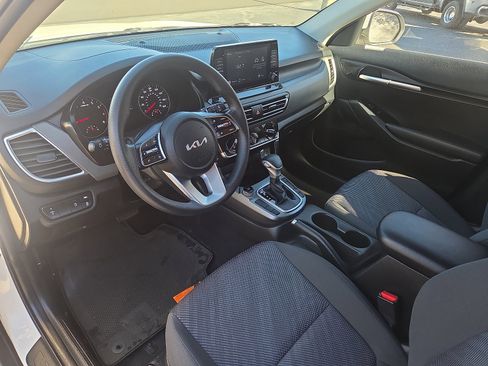 Used 2023 Kia Seltos LX image 15