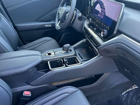 New 2026 Lexus TX 500h AWD image 17