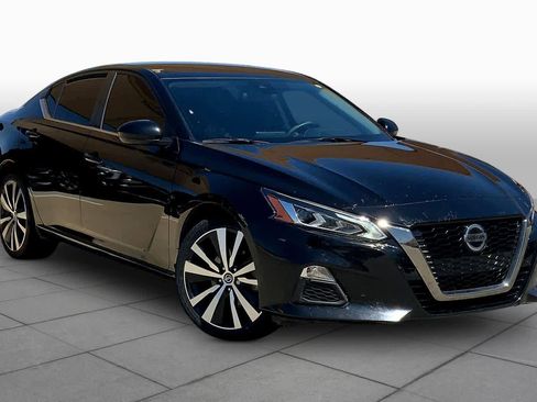 Used 2021 Nissan Altima 2.5 SR AWD/4WD image 3