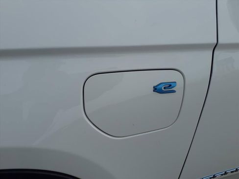 Used 2023 Jeep Grand Cherokee 4WD 4xe image 6