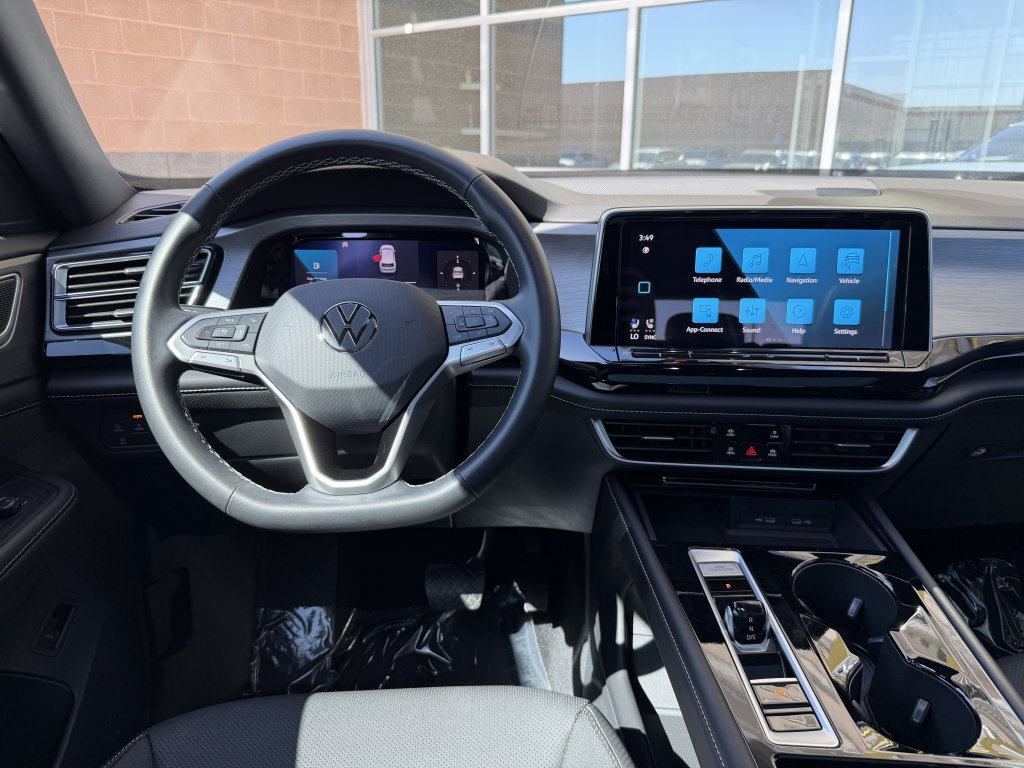 Used 2024 Volkswagen Atlas Cross Sport SE w/ Panoramic Sunroof Package FWD image 16
