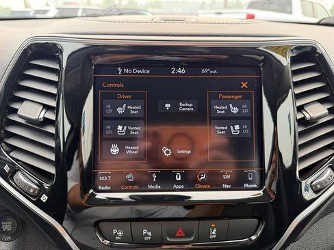 Used 2019 Jeep Cherokee Limited w/ Luxury Group AWD/4WD image 41
