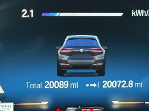 Used 2023 BMW iX xDrive50 w/ Ultimate Package 2 image 25