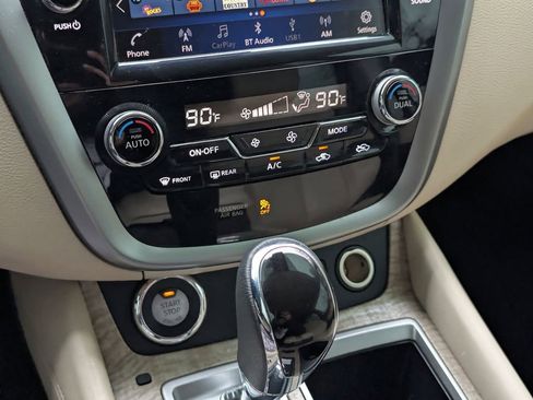 Used 2024 Nissan Murano SL image 15