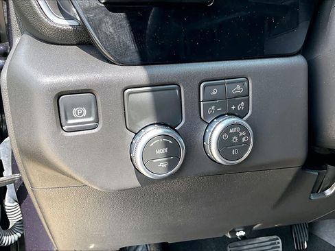 Used 2026 GMC Sierra 1500 SLT RWD image 35
