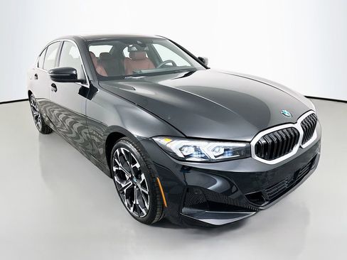 Used 2025 BMW 330i Sedan w/ Convenience Package image 3