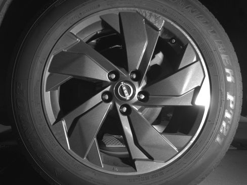 Used 2025 Nissan Rogue SV image 14