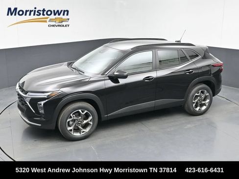 Used 2026 Chevrolet Trax LT w/ Driver Confidence Package FWD image 1