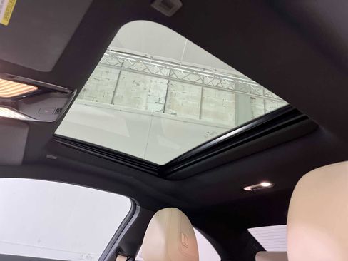 Used 2023 BMW 230i Coupe w/ M Sport Package image 16