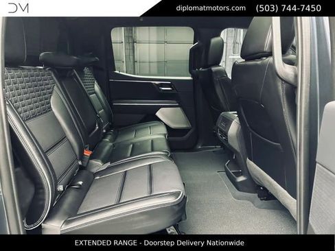 Used 2025 GMC Sierra EV Denali AWD/4WD image 21