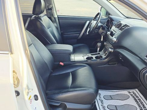 Used 2013 Toyota Highlander 4WD image 10