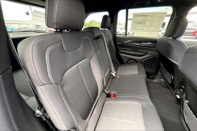 New 2026 Jeep Grand Cherokee Laredo X AWD/4WD image 27