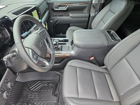 New 2026 Chevrolet Silverado 1500 LT Trail Boss w/ Convenience Package II AWD/4WD image 9