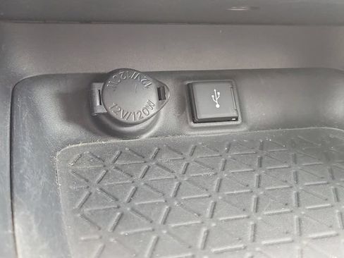 Used 2021 Toyota RAV4 XLE Premium FWD image 28