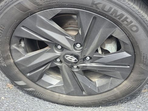 Used 2022 Hyundai Elantra SEL FWD image 17