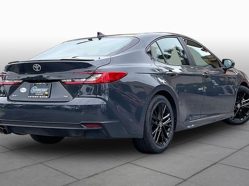 Used 2025 Toyota Camry SE w/ Convenience Package FWD image 13