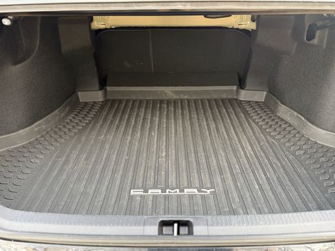 Used 2023 Toyota Camry SE image 31