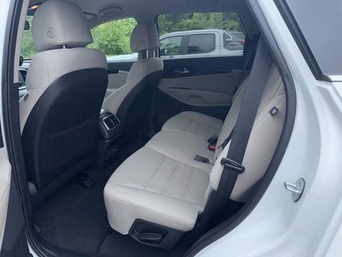 Used 2017 Kia Sorento AWD image 9