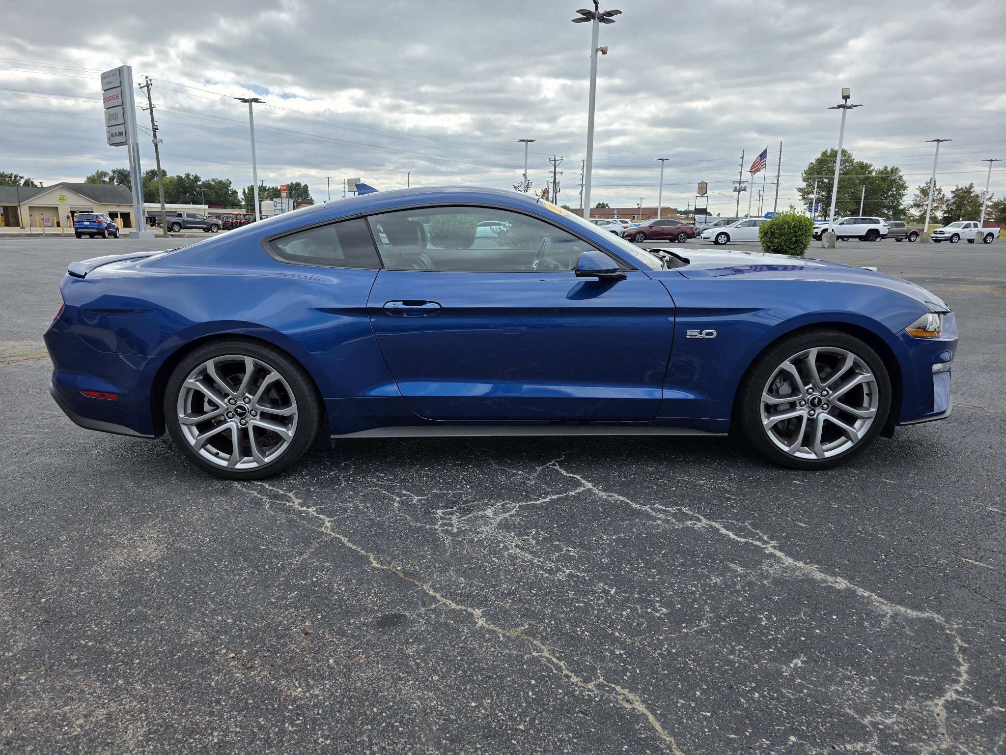 Used 2022 Ford Mustang GT Premium w/ Equipment Group 401A RWD image 5
