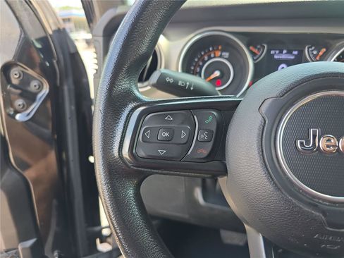 Used 2018 Jeep Wrangler Unlimited Sport AWD/4WD image 31