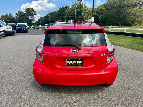 Used 2014 Toyota Prius C Two image 7
