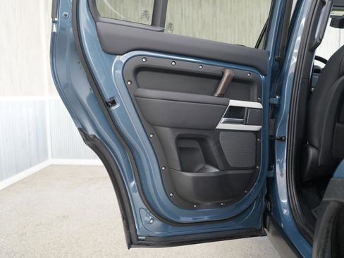 Used 2024 Land Rover Defender 110 S image 33