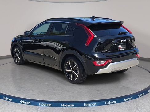Used 2023 Kia Niro EX FWD image 8