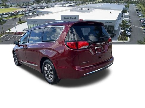 Certified 2019 Chrysler Pacifica Touring-L Plus image 21