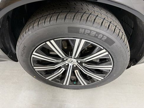 Used 2024 Volvo XC90 B6 Plus w/ Protection Package Premier image 10