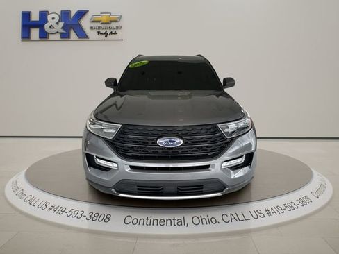 Used 2022 Ford Explorer XLT w/ Equipment Group 202A image 2