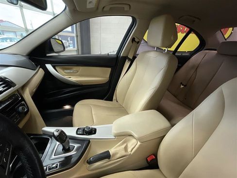 Used 2017 BMW 320i Sedan image 12