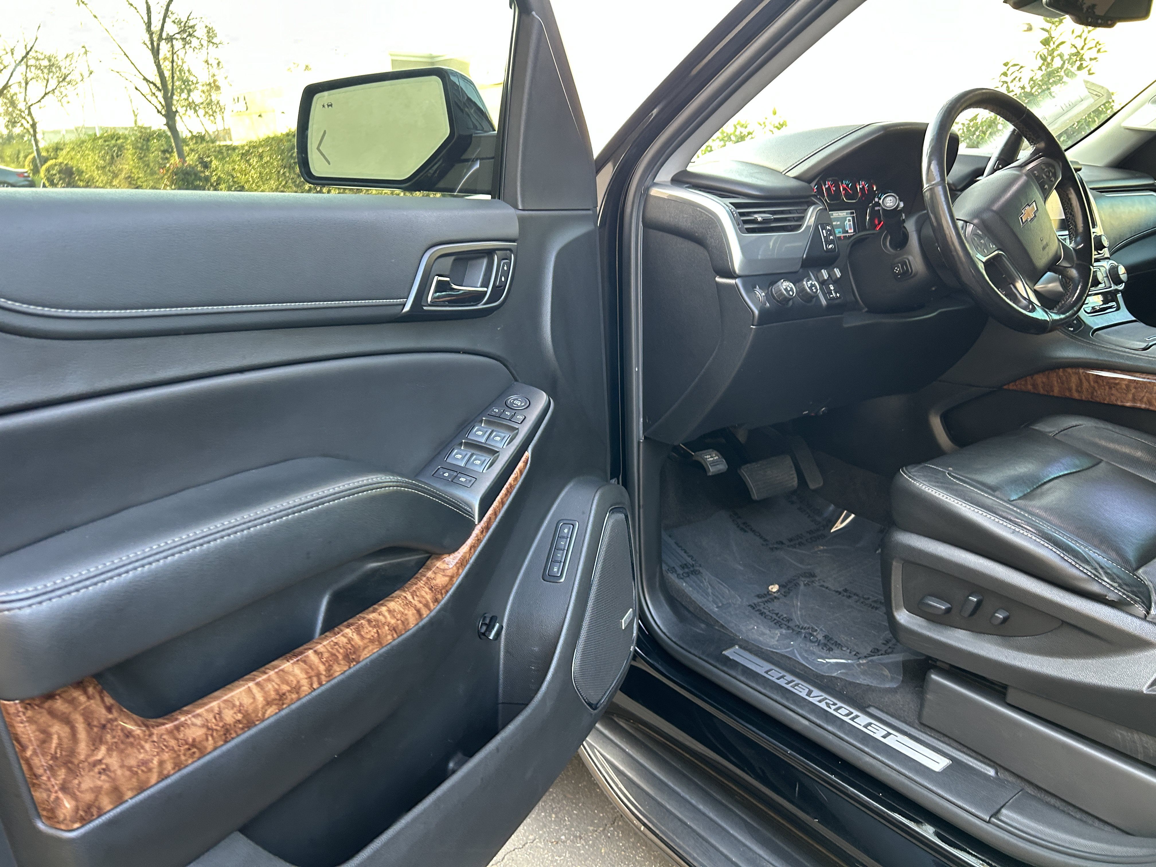 Used 2019 Chevrolet Suburban Premier AWD/4WD image 27