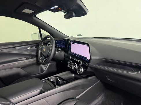 Used 2024 Chevrolet Blazer EV LT AWD/4WD image 30
